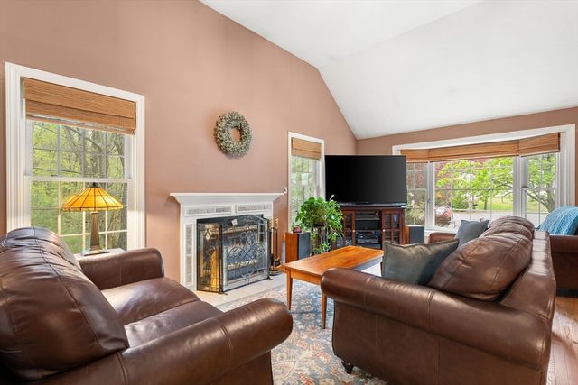 18 W Parish Ridge Rd, Haverhill, MA 01832