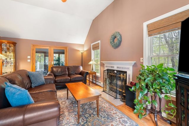 18 W Parish Ridge Rd, Haverhill, MA 01832