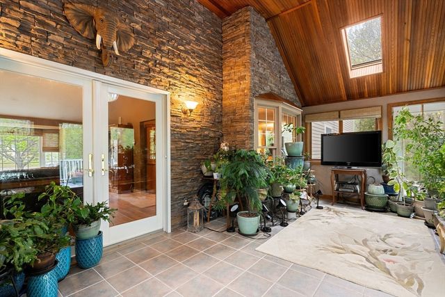 18 W Parish Ridge Rd, Haverhill, MA 01832