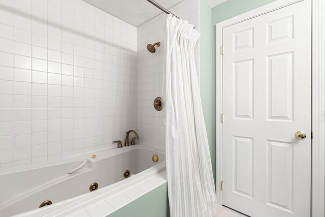 18 W Parish Ridge Rd, Haverhill, MA 01832