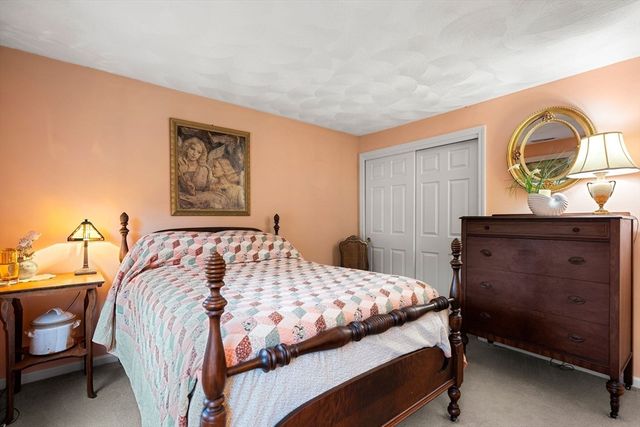 18 W Parish Ridge Rd, Haverhill, MA 01832