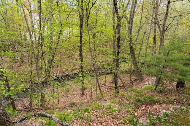 18 W Parish Ridge Rd, Haverhill, MA 01832