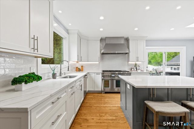 42 Old Stamford Road, New Canaan, CT 06840