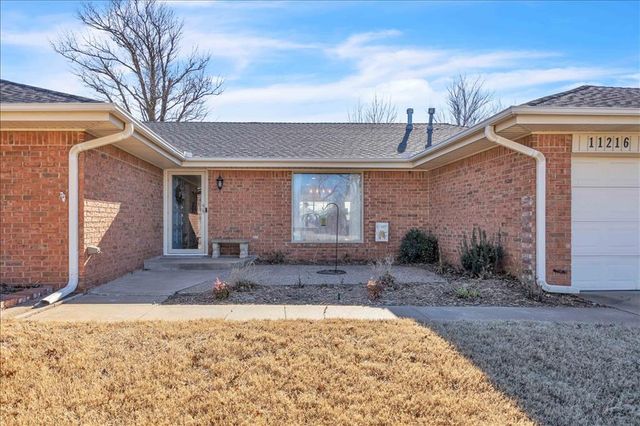 11216 Dover Court, Yukon, OK 73099