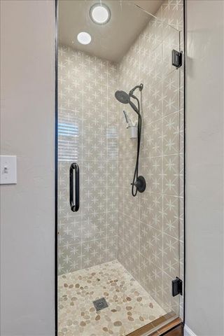 11216 Dover Court, Yukon, OK 73099