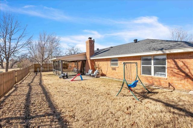 11216 Dover Court, Yukon, OK 73099