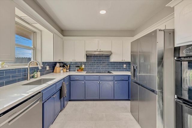 11216 Dover Court, Yukon, OK 73099