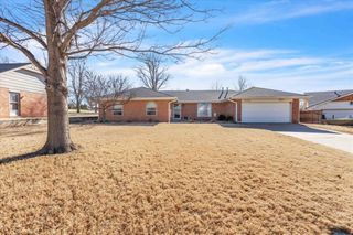 11216 Dover Court, Yukon, OK 73099