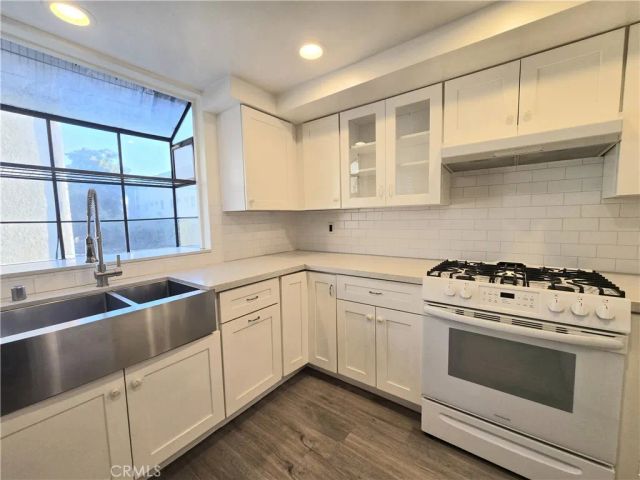 18445 Hatteras 603, Tarzana, CA 91356