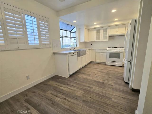 18445 Hatteras 603, Tarzana, CA 91356