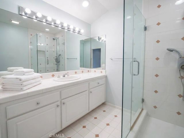 18445 Hatteras 603, Tarzana, CA 91356