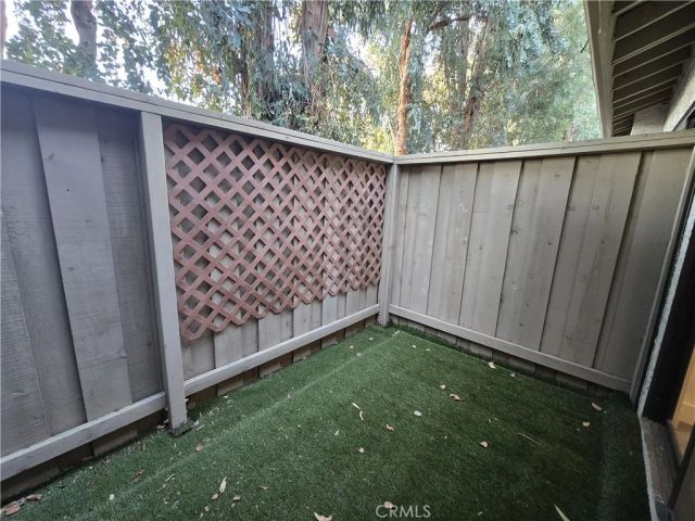 18445 Hatteras 603, Tarzana, CA 91356