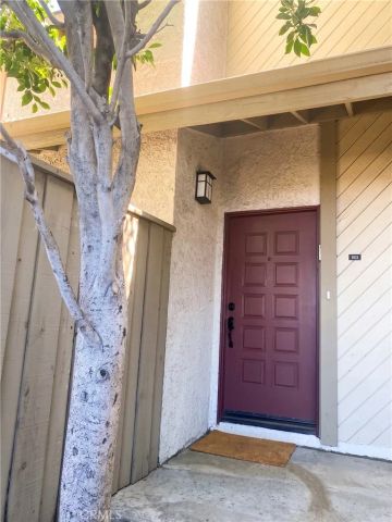 18445 Hatteras 603, Tarzana, CA 91356