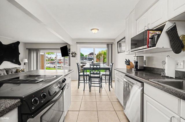 7202 Harbor Drive, Algonac, MI 48001