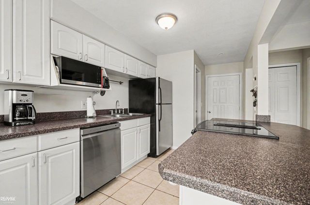 7202 Harbor Drive, Algonac, MI 48001