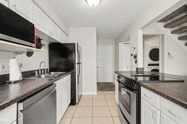 7202 Harbor Drive, Algonac, MI 48001