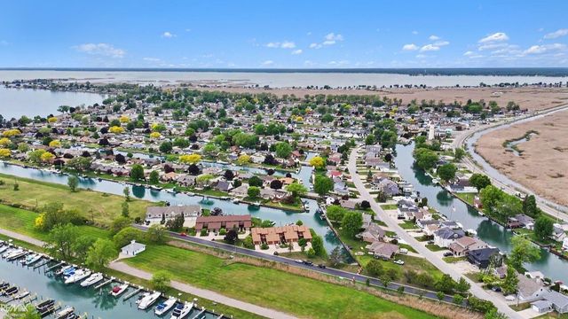 7202 Harbor Drive, Algonac, MI 48001