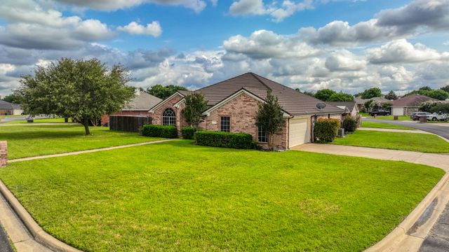 229 Willow Creek Drive, Weatherford, TX 76085