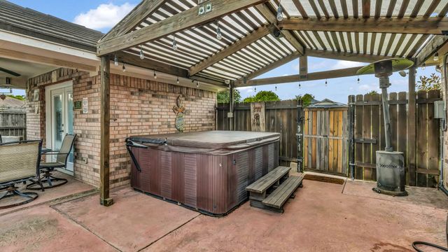 229 Willow Creek Drive, Weatherford, TX 76085
