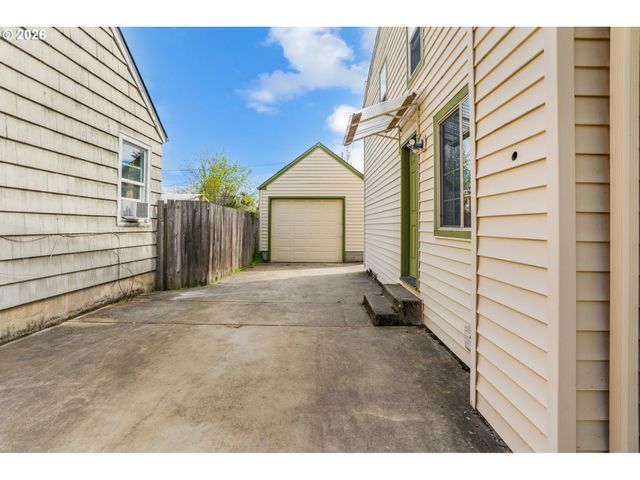 732 E 22ND Ave, Eugene, OR 97405