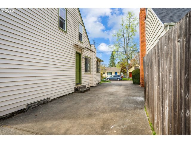 732 E 22ND Ave, Eugene, OR 97405