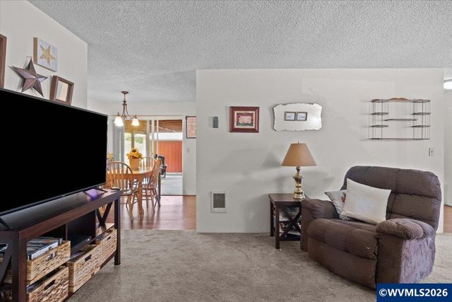 2456 Ermine St SE, Albany, OR 97322