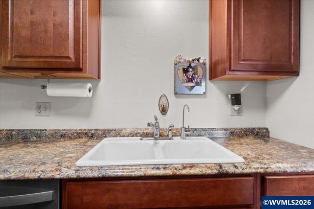 2456 Ermine St SE, Albany, OR 97322