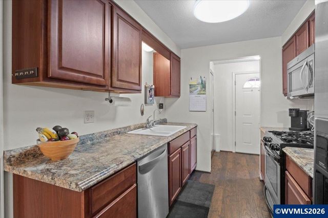 2456 Ermine St SE, Albany, OR 97322
