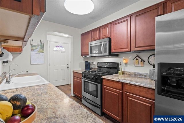 2456 Ermine St SE, Albany, OR 97322