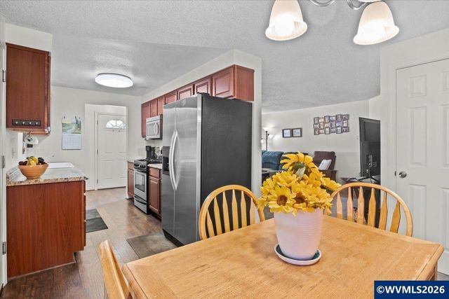 2456 Ermine St SE, Albany, OR 97322