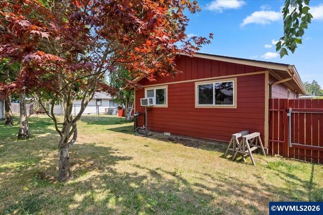 2456 Ermine St SE, Albany, OR 97322