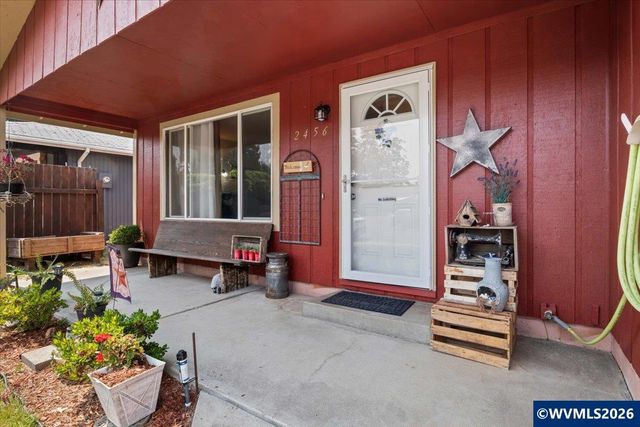 2456 Ermine St SE, Albany, OR 97322