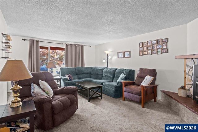 2456 Ermine St SE, Albany, OR 97322