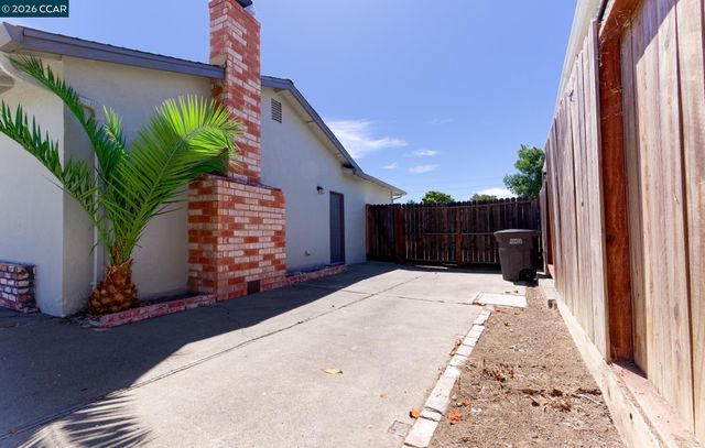 1371 Springhill Dr, Pittsburg, CA 94565
