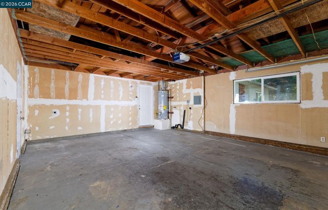 1371 Springhill Dr, Pittsburg, CA 94565