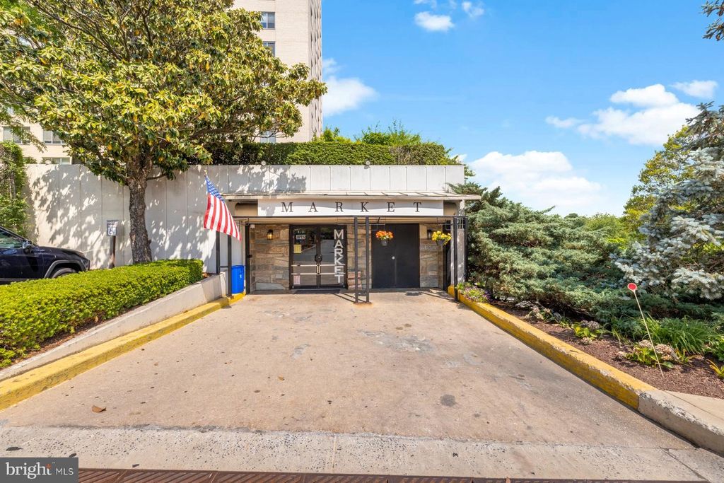 Image 32 of property listing at 10401 GROSVENOR PL #1327, Rockville, MD 20852
