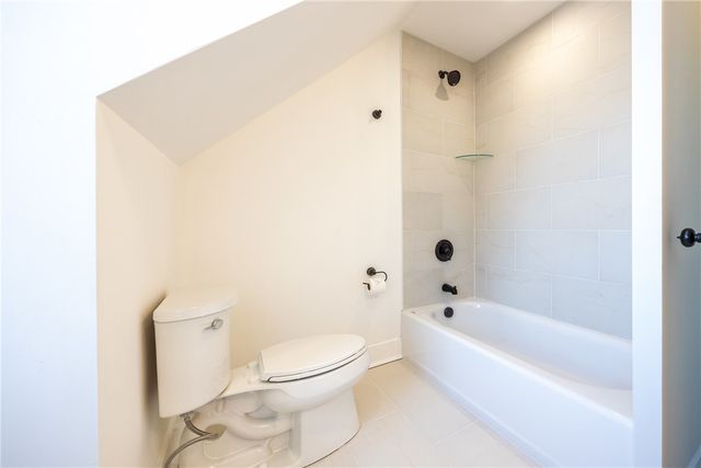 5 N Park Rd, West View, PA 15229