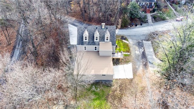5 N Park Rd, West View, PA 15229