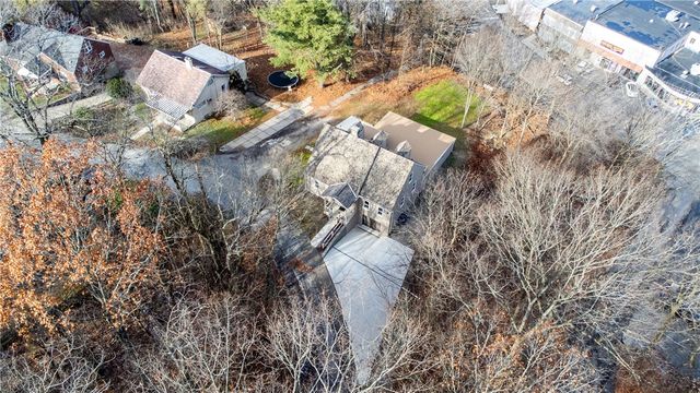 5 N Park Rd, West View, PA 15229