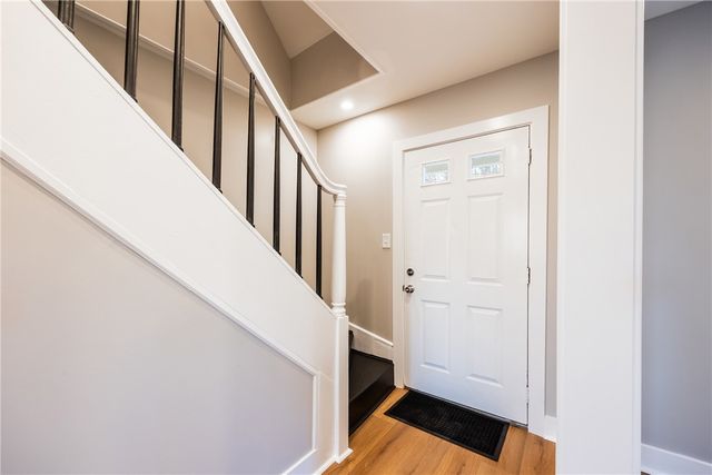 5 N Park Rd, West View, PA 15229