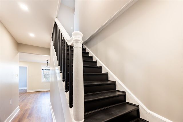 5 N Park Rd, West View, PA 15229