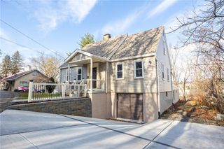 5 N Park Rd, West View, PA 15229