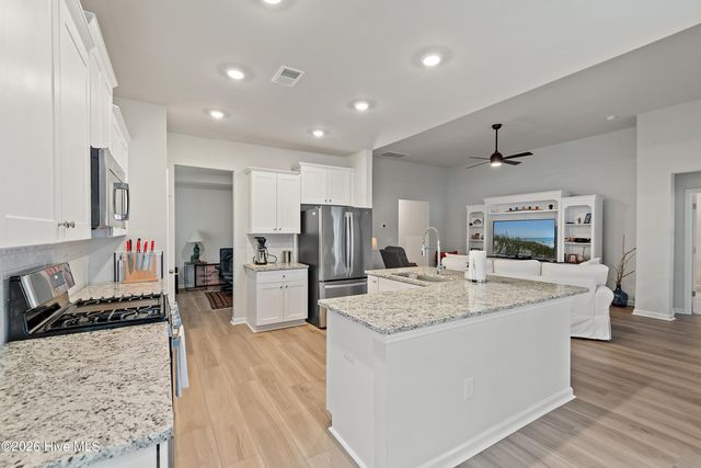 9007 Island Shore Avenue, Calabash, NC 28467