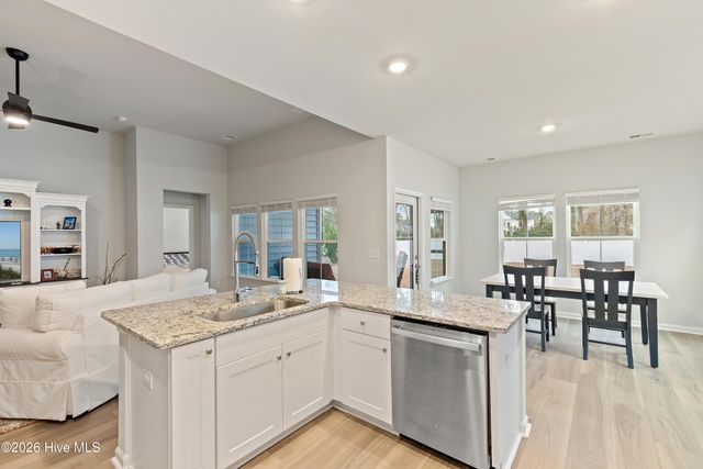 9007 Island Shore Avenue, Calabash, NC 28467