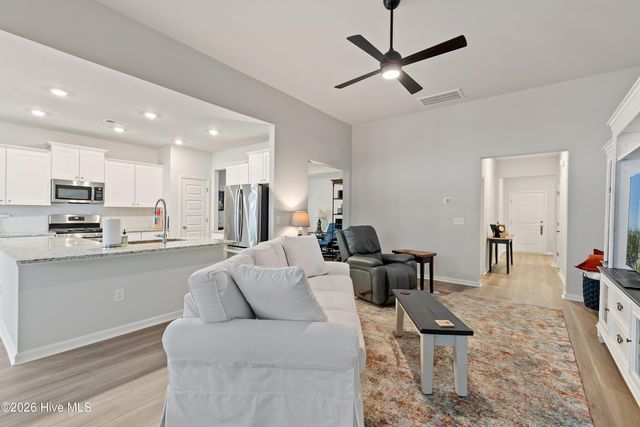 9007 Island Shore Avenue, Calabash, NC 28467