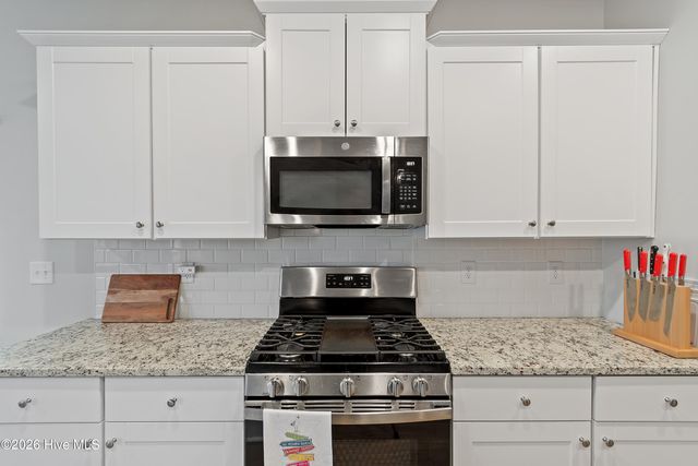 9007 Island Shore Avenue, Calabash, NC 28467