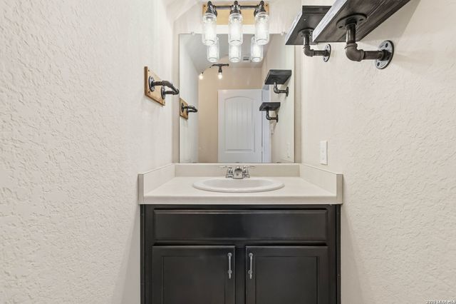 2923 Sunset Bnd, San Antonio, TX 78244
