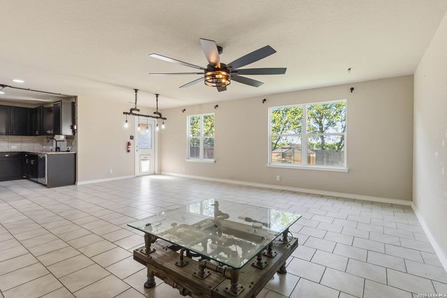 2923 Sunset Bnd, San Antonio, TX 78244