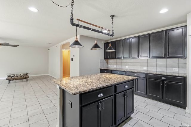 2923 Sunset Bnd, San Antonio, TX 78244