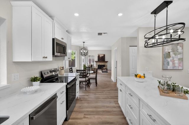 5235 Bamford Dr, Sacramento, CA 95823